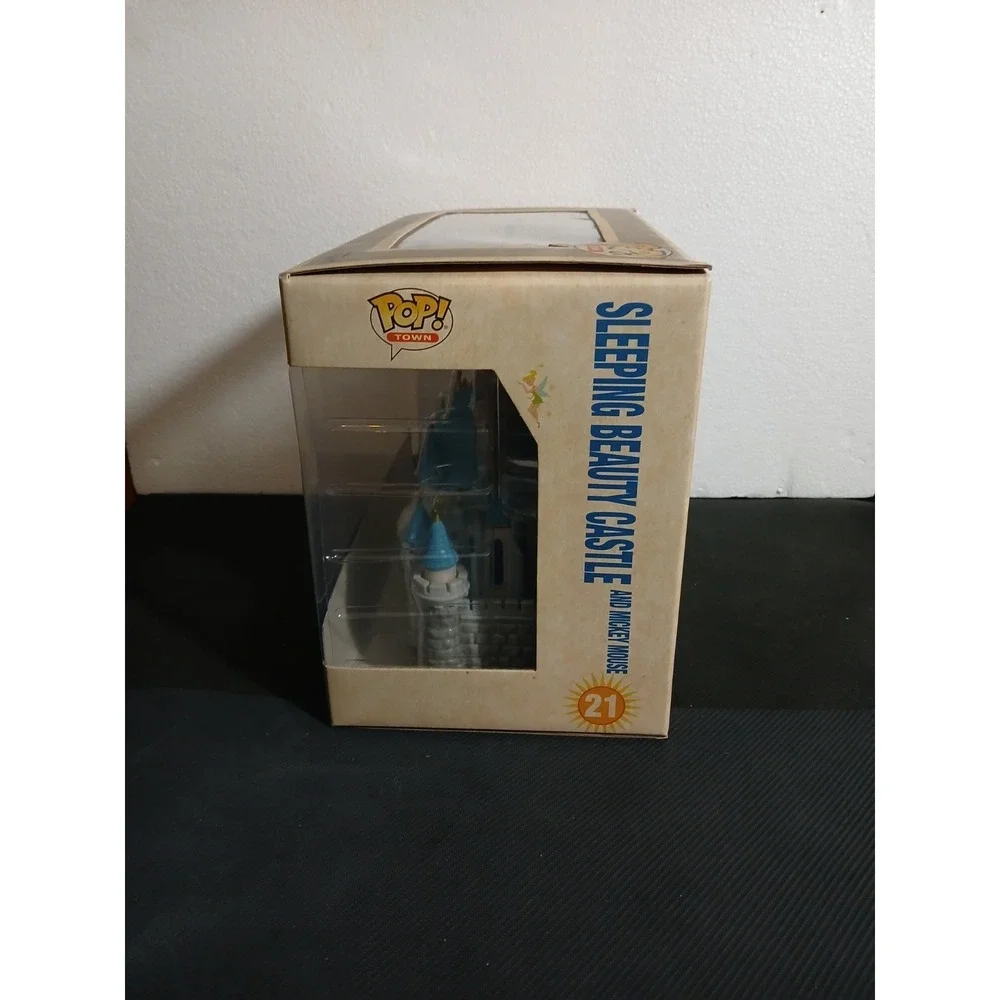 Funko POP! Town Disneyland 65th Anniversary Sleeping Beauty Castle Mickey 21